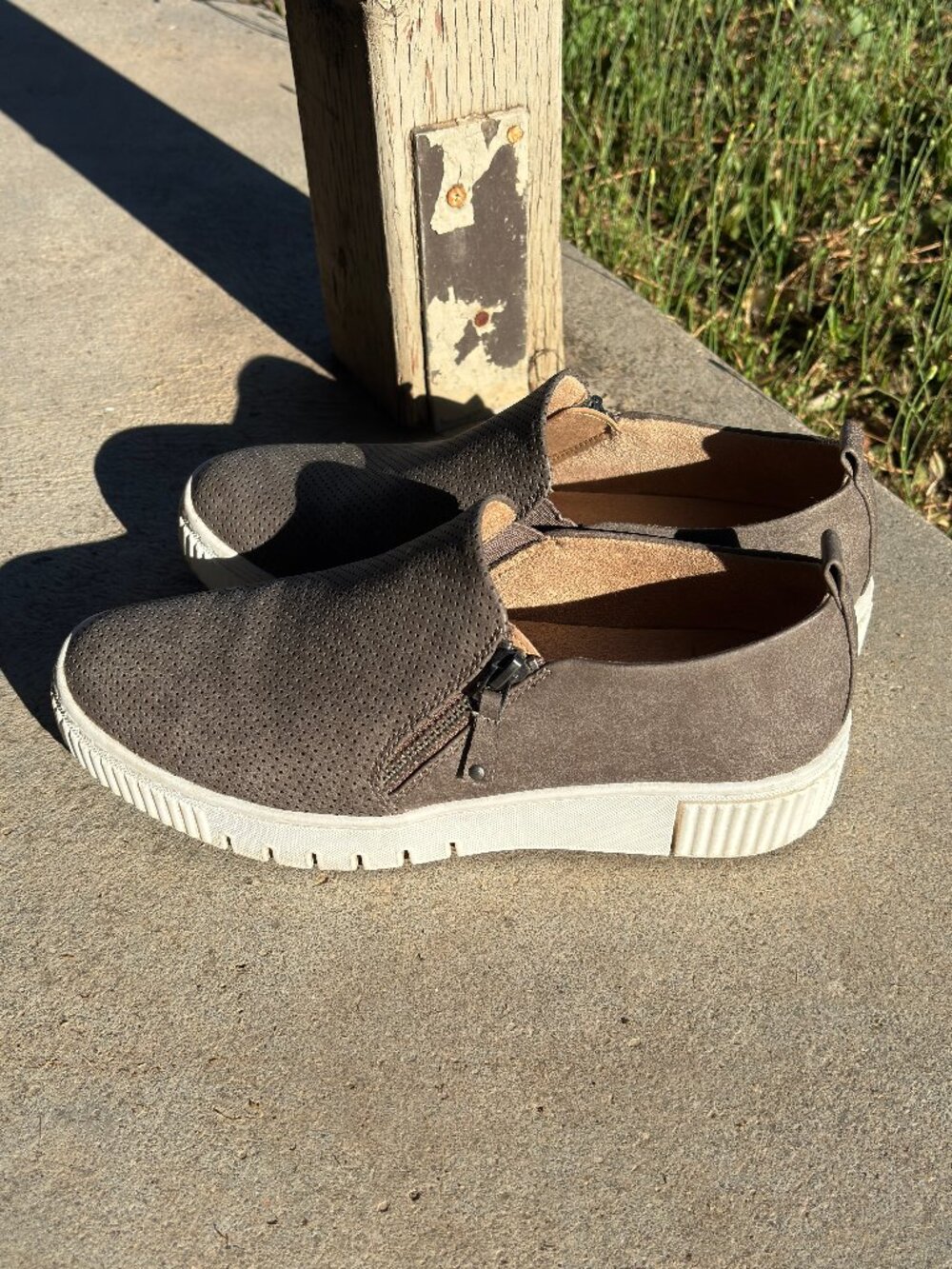 Soul Naturalizer Women's Grey Turner Slip On Sneaker Size 8